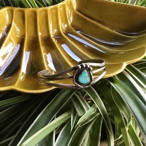 Vintage Navajo sterling silver turquoise bracelet